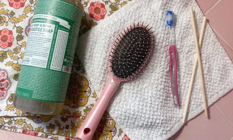 How to Clean Hair Brushes